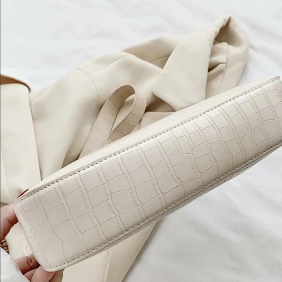 New Croc Embossed Hobo Bag - Picture 3 of 6